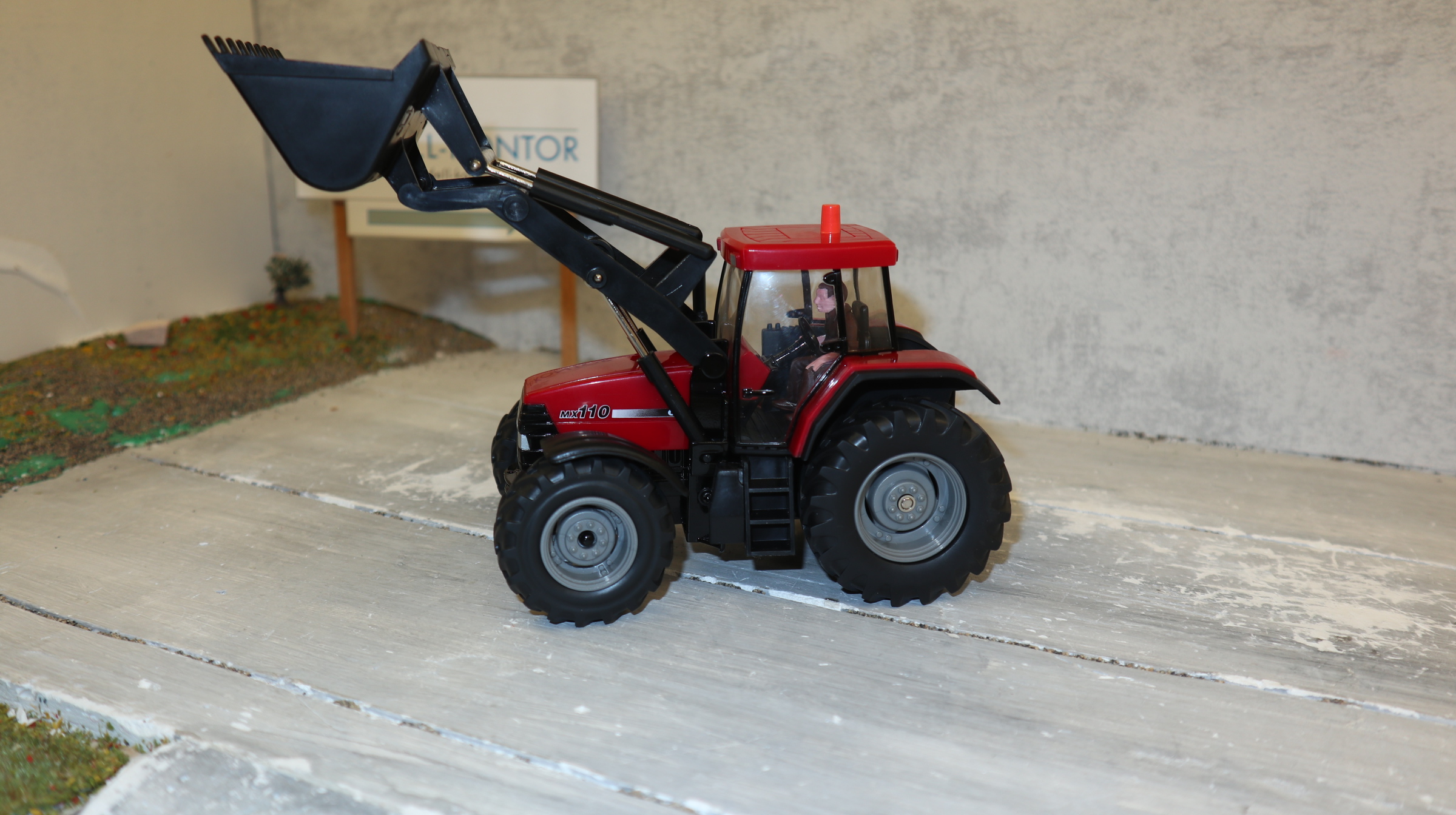 Britains 00228 In 1 32 CASE IH MX 110 Maxxum Mit Frontlader NEU In OVP